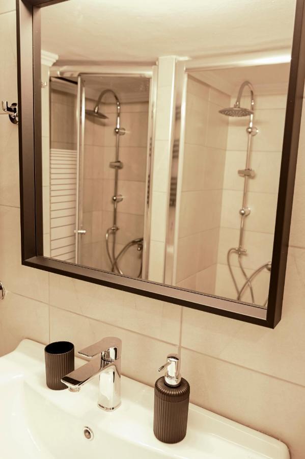 Thessaloniki Center Deluxe Apartment Екстер'єр фото